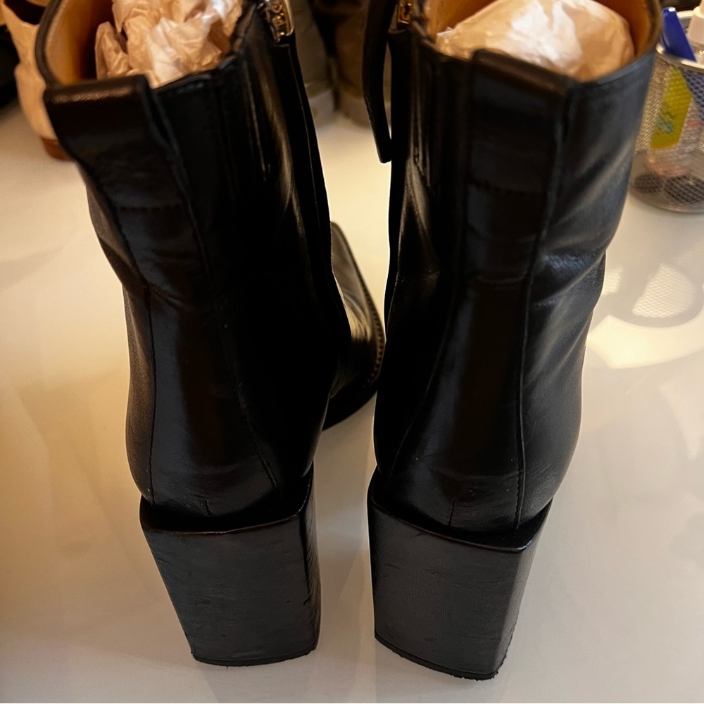 AMI | Alexandre Mattiussi Sleek Black Staked Heeled Leather designer ankle Boots - Picture 4 of 16